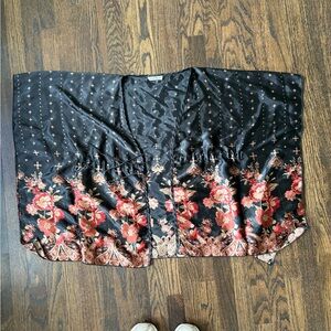 Trac Black and Red Floral Kimono Top